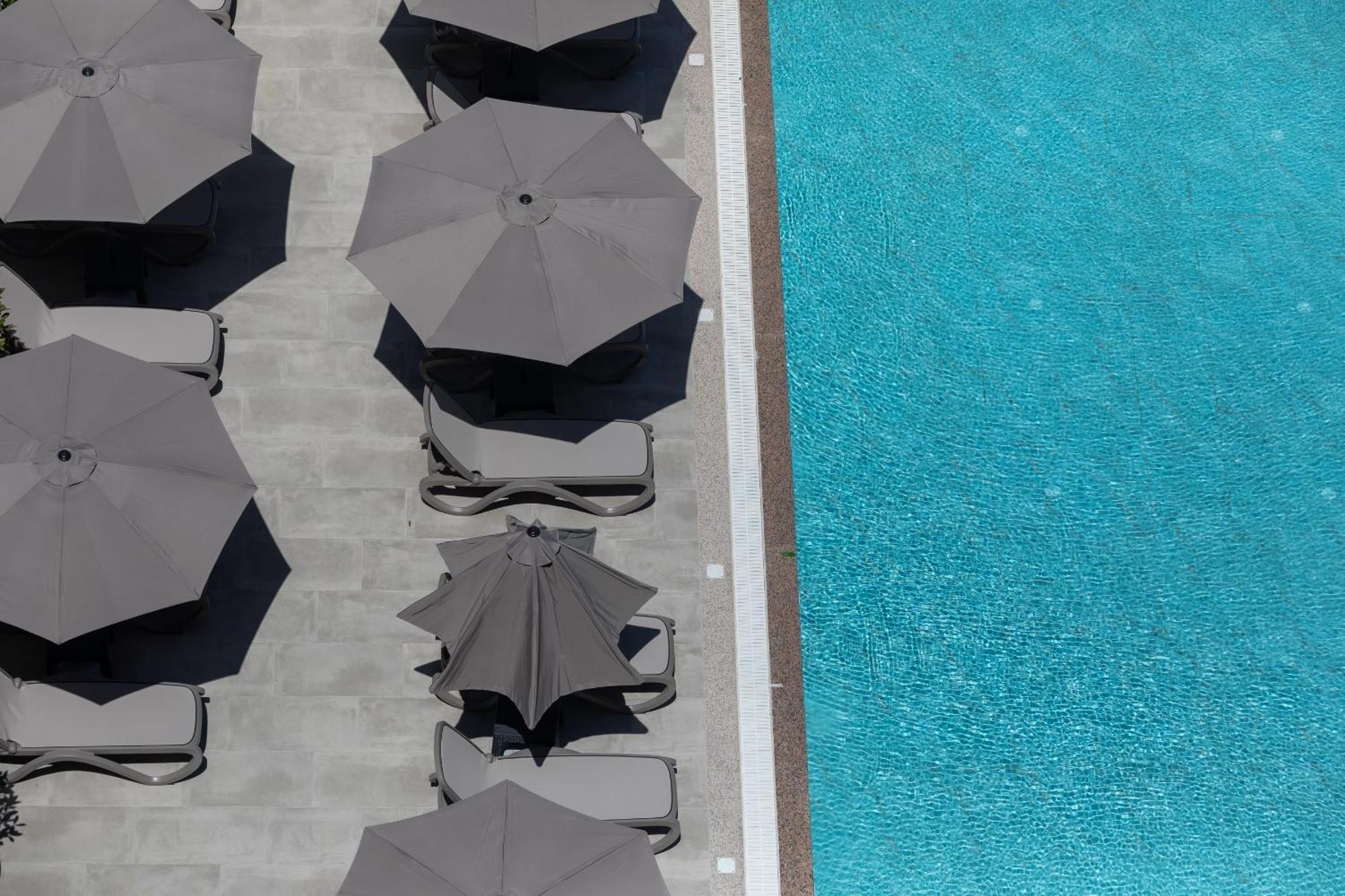 Resilient Hotel *