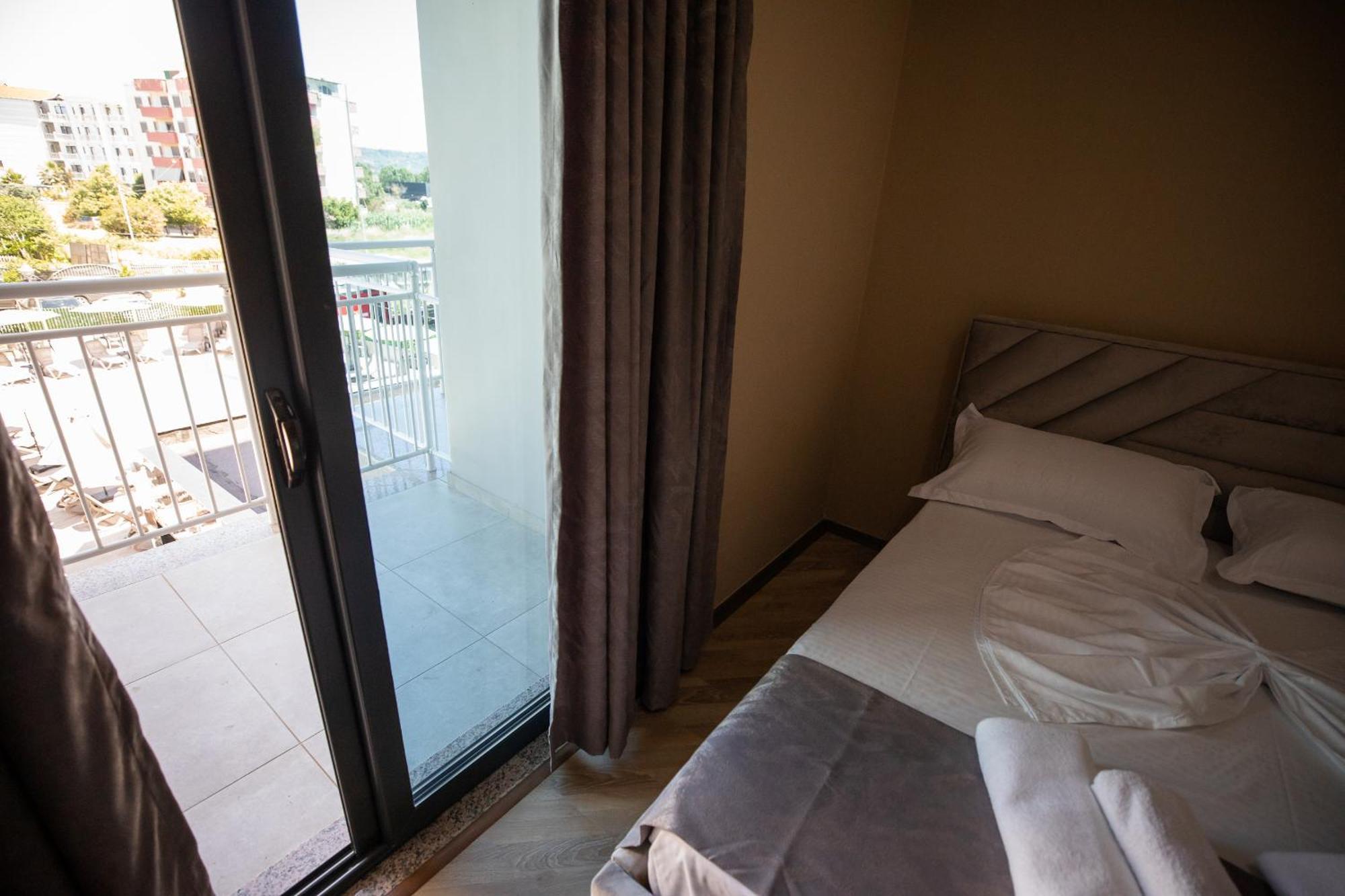 Resilient Hotel Golem (Tirana)
