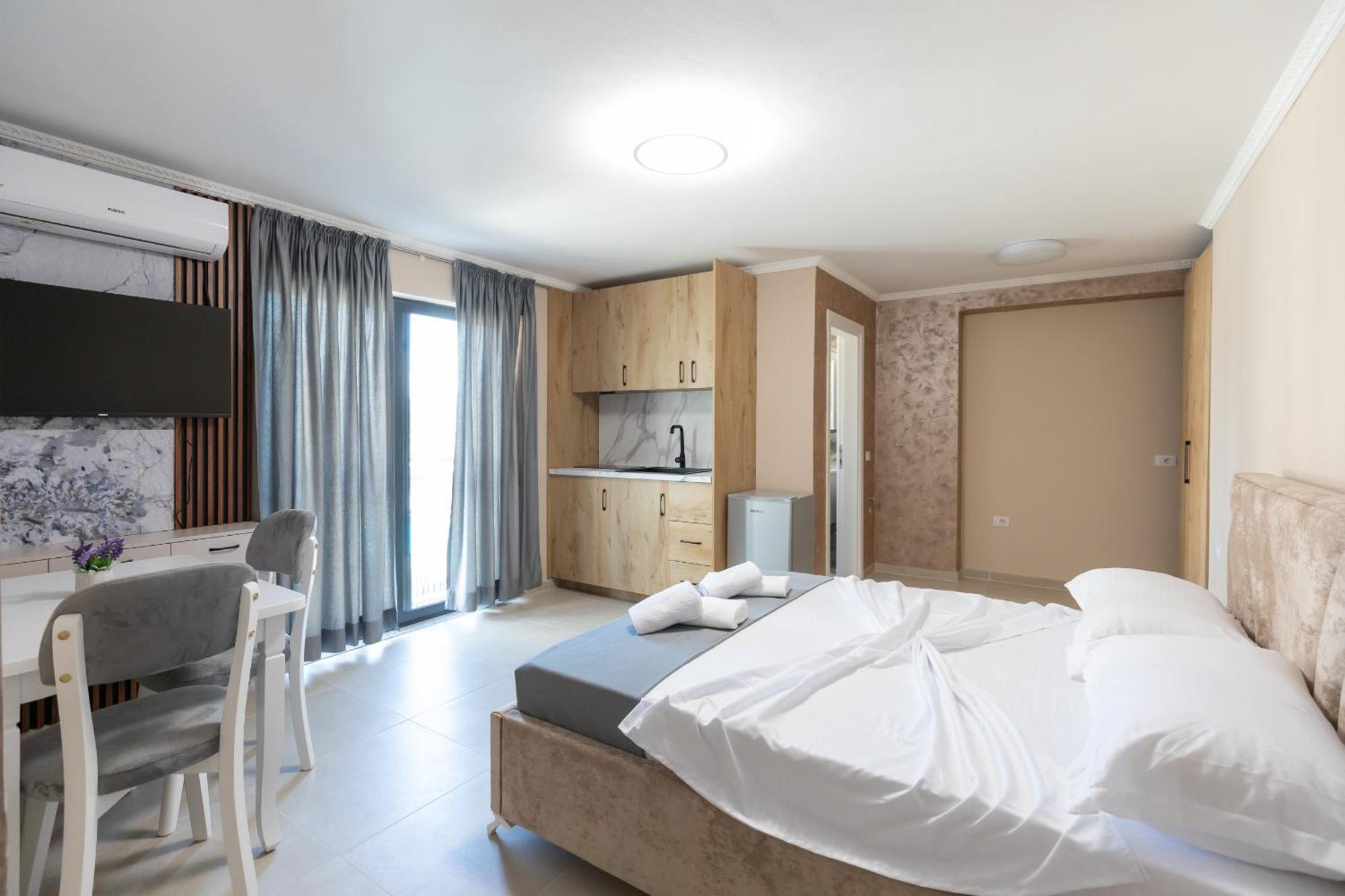 Resilient Hotel Golem (Tirana)